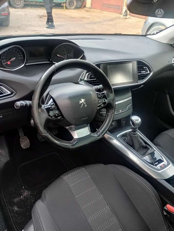 Peugeot 308 2015 — photo 14