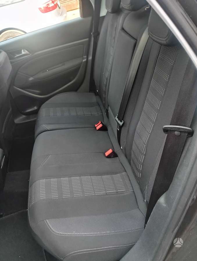 Peugeot 308 2015 — photo 18
