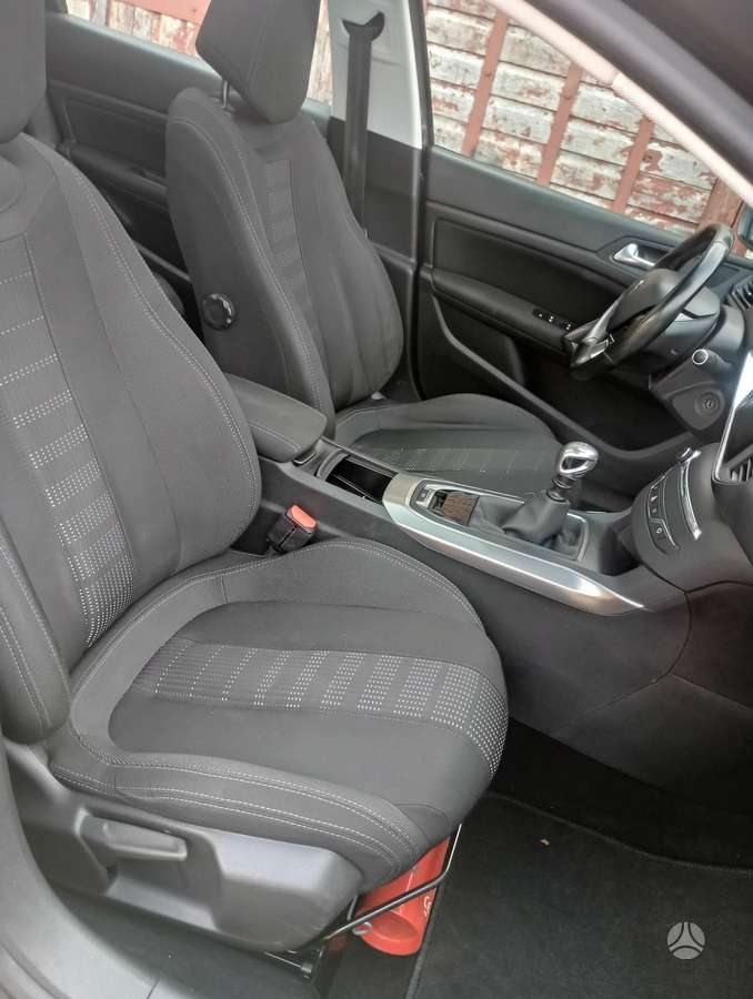 Peugeot 308 2015 — photo 19