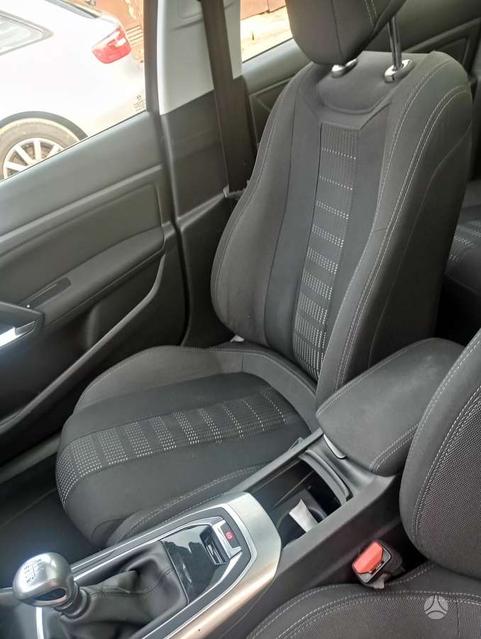 Peugeot 308 2015 — photo 21