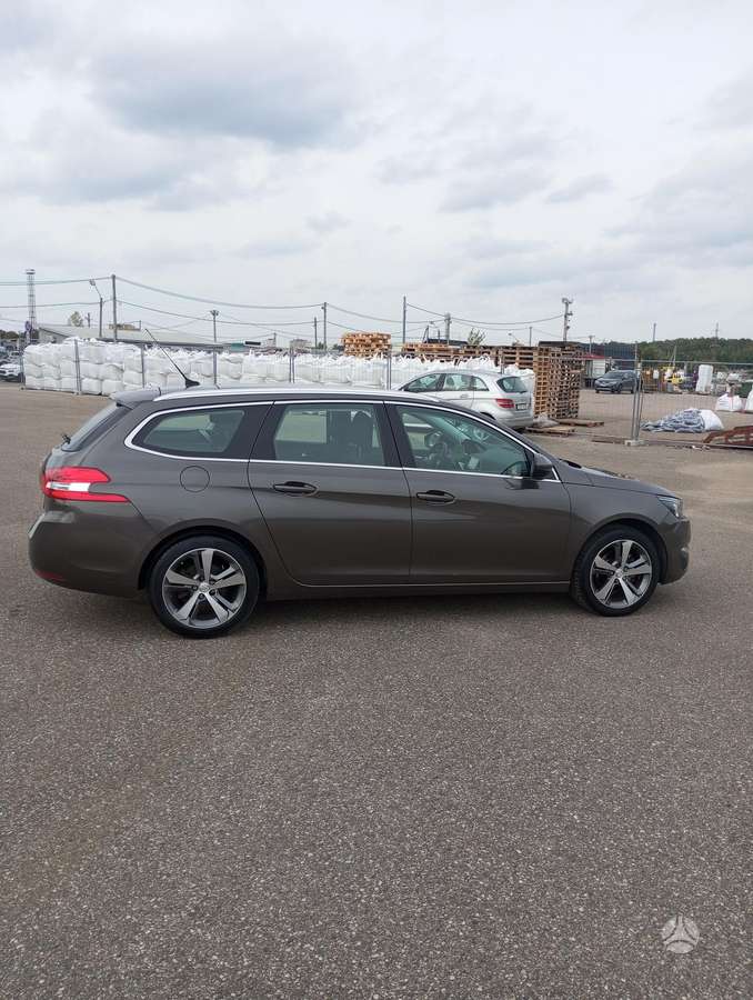 Peugeot 308 2015 — photo 6