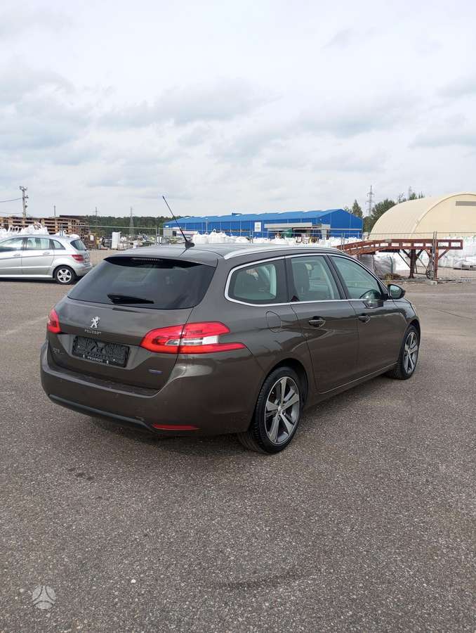 Peugeot 308 2015 — photo 8