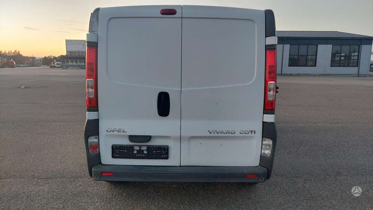 Opel Vivaro 2015 — engine 1995 cm³, 114 HP (84kW)