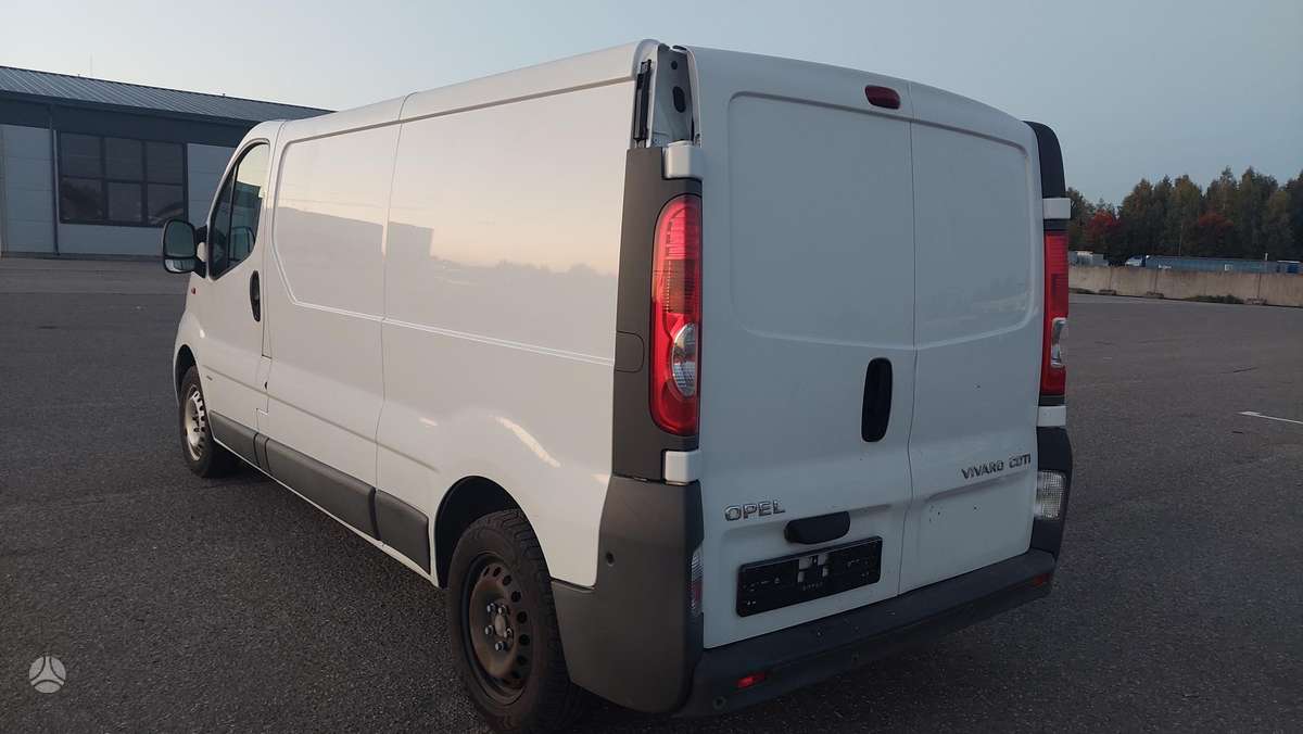Opel Vivaro 2015 — photo 6