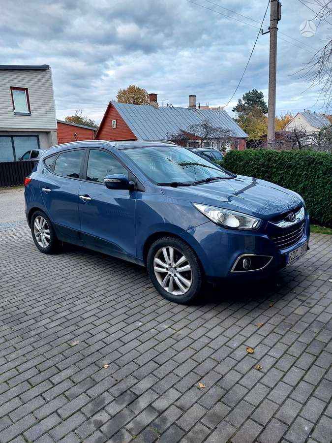 Hyundai ix35 2012 — engine 1995 cm³, 184 HP (135kW)