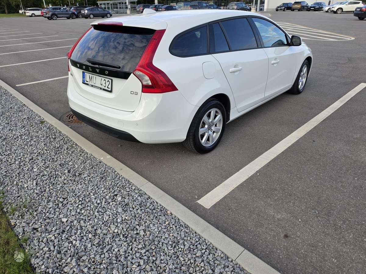 Volvo V60 2012 — photo 7