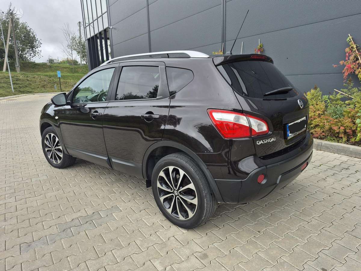 Nissan Qashqai 2011 — вигляд ззаду