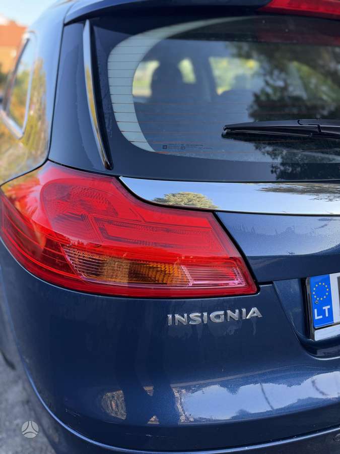 Opel Insignia 2010 — photo 11