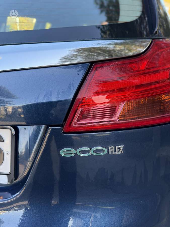Opel Insignia 2010 — photo 12