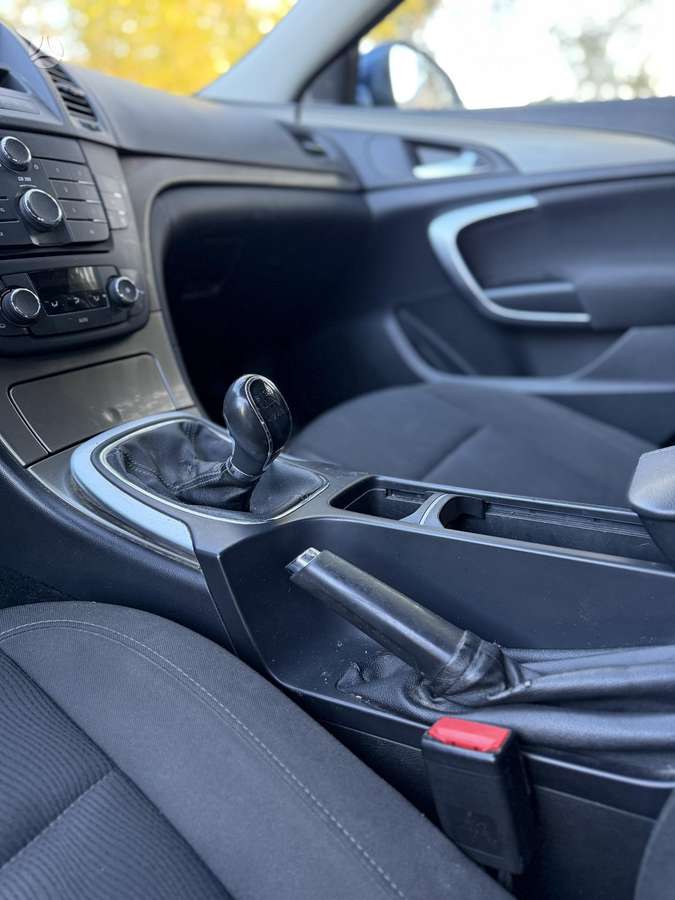 Opel Insignia 2010 — photo 23