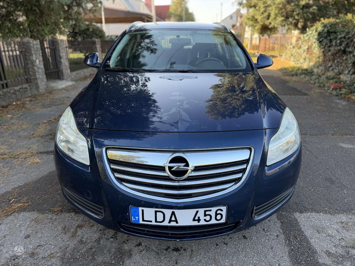 Opel Insignia 2010 — interior