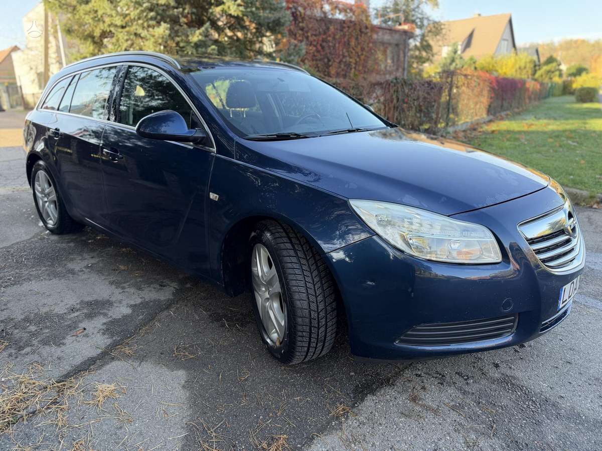 Opel Insignia 2010 — engine 1956 cm³, 131 HP (96kW)