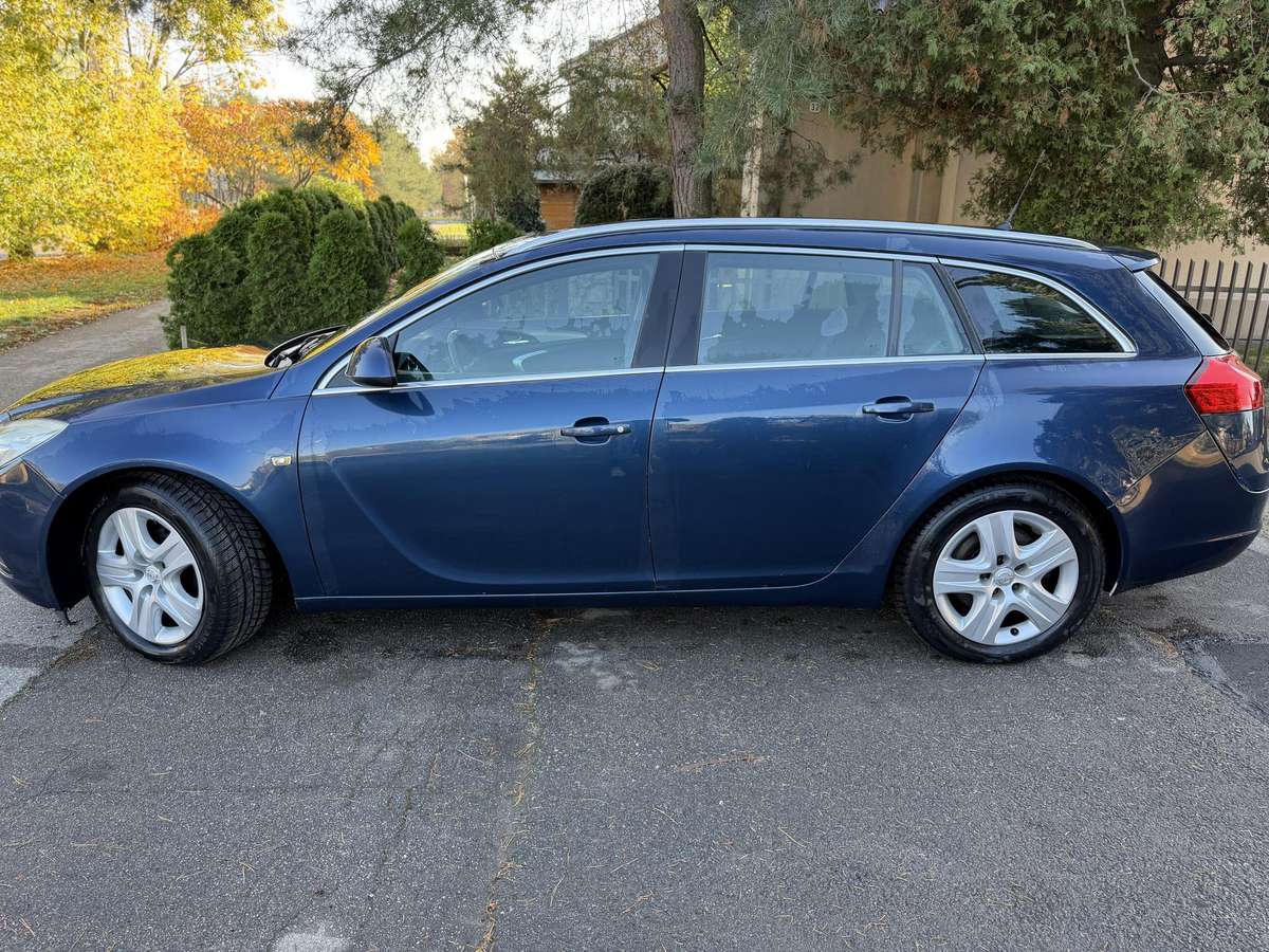 Opel Insignia 2010 — photo 8