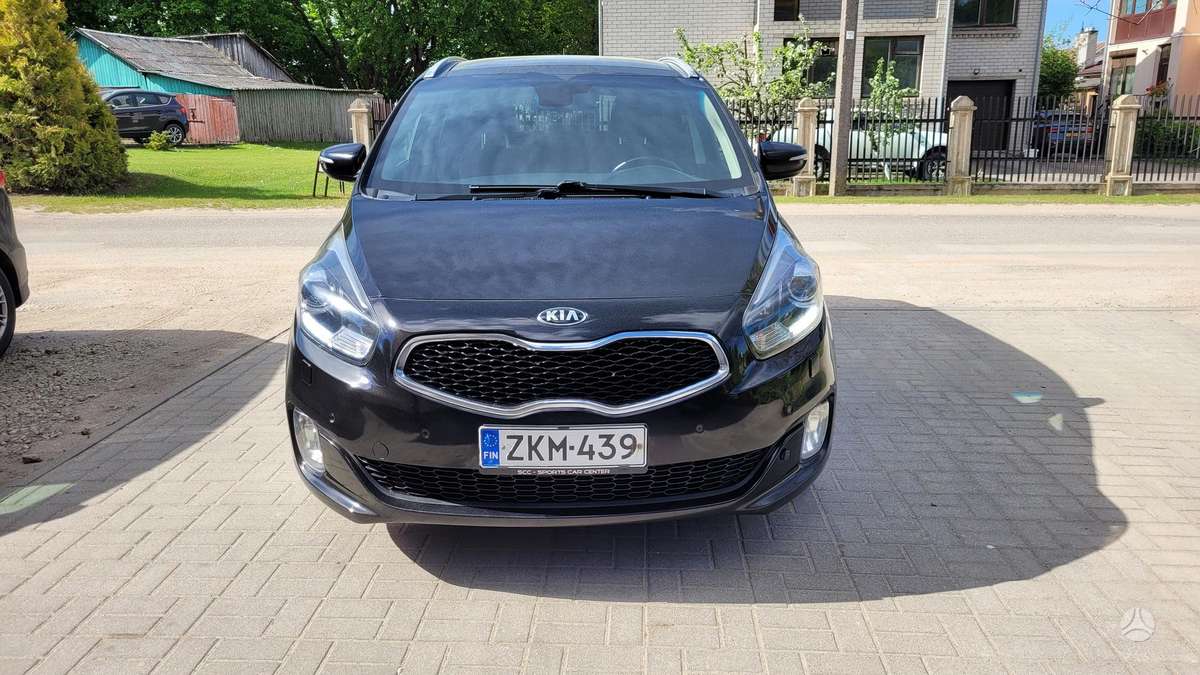 Kia Carens 2015 — салон