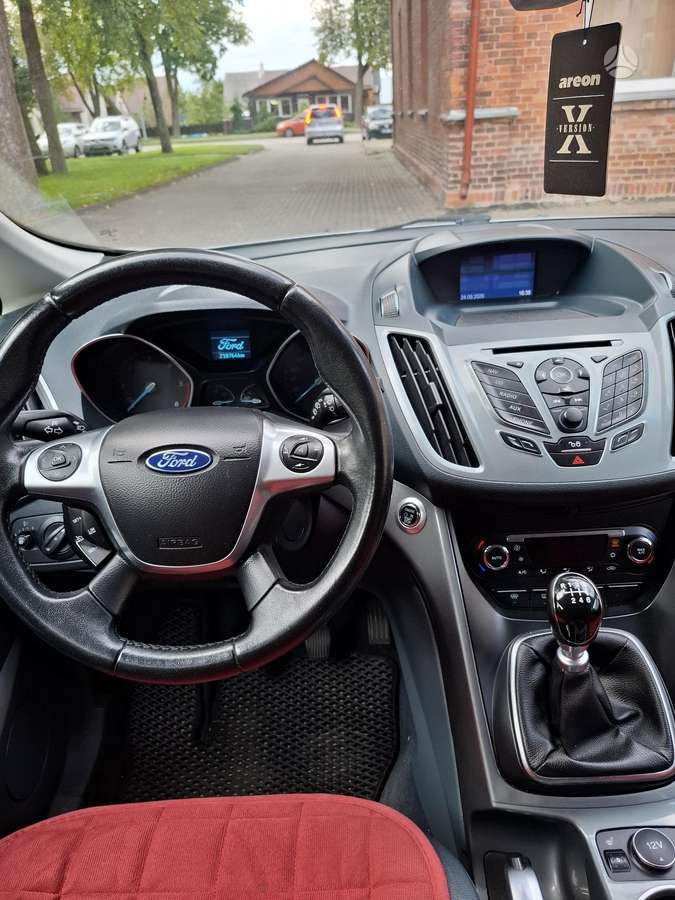 Ford C-MAX 2015 — engine 1560 cm³, 116 HP (85kW)