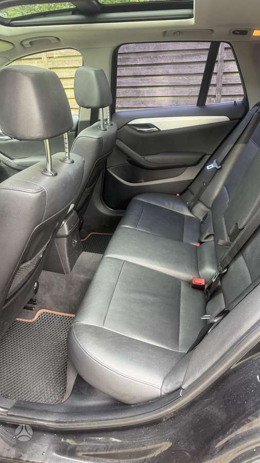 BMW X1 2011 — photo 10