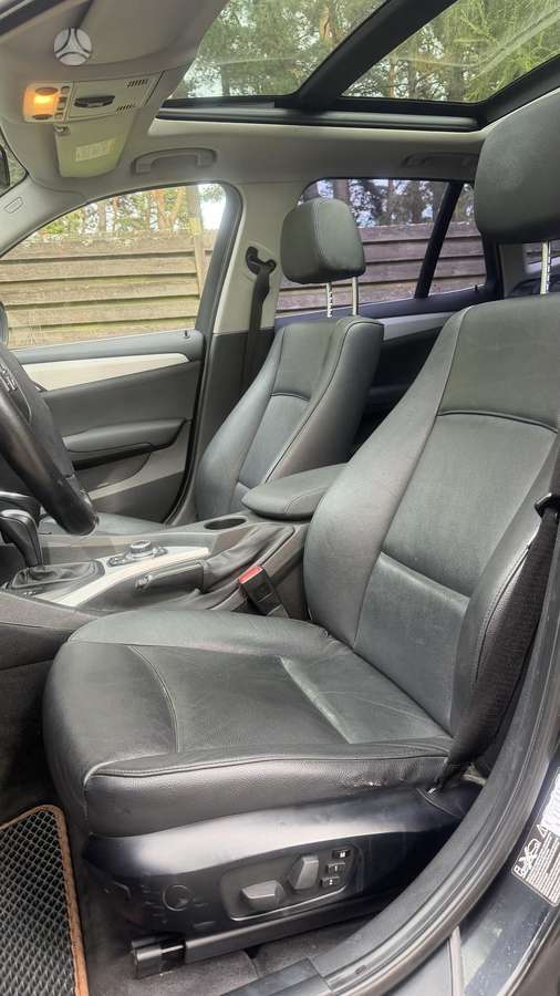 BMW X1 2011 — photo 11
