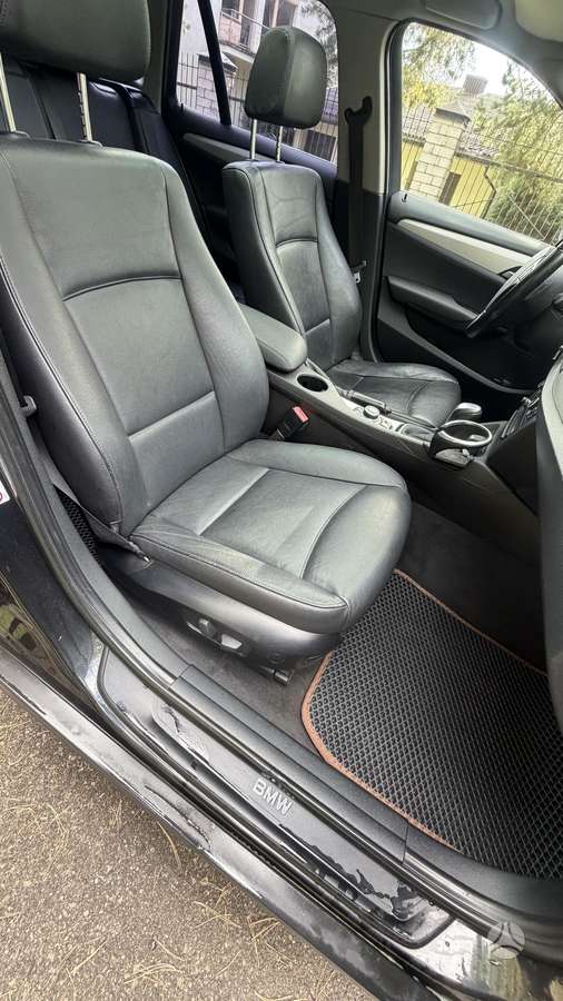 BMW X1 2011 — photo 13
