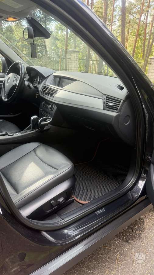 BMW X1 2011 — photo 15