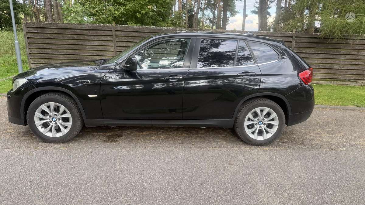 BMW X1 2011 — photo 7