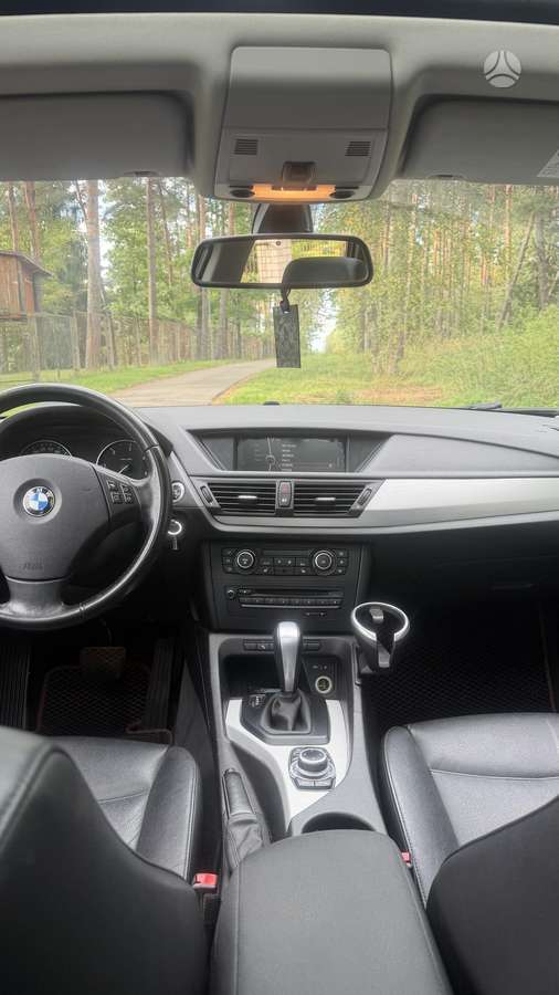 BMW X1 2011 — photo 9