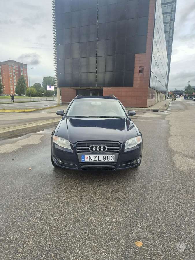 Audi A4 2005 — interior