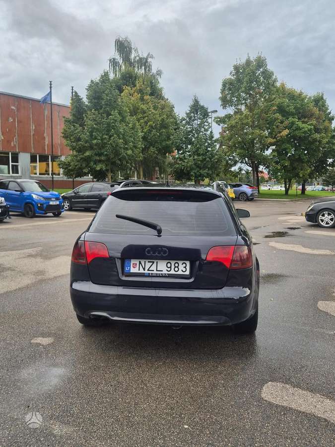 Audi A4 2005 — engine 1986 cm³, 140 HP (103kW)