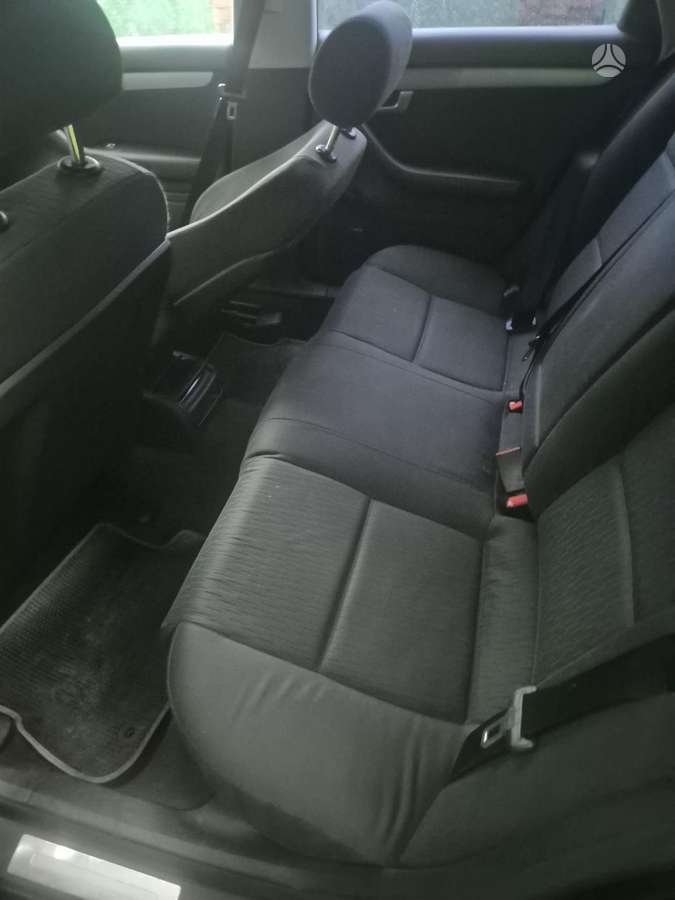Audi A4 2005 — photo 8