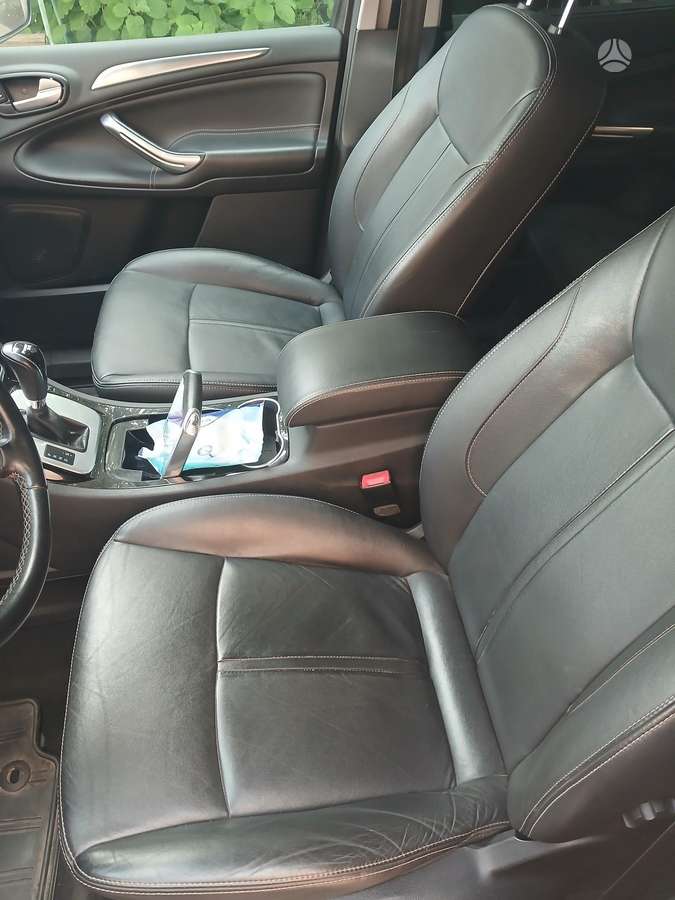 Ford S-MAX 2012 — interior