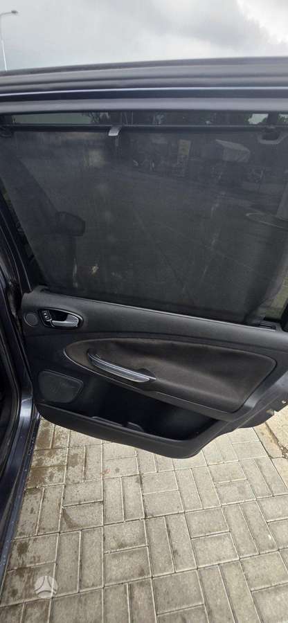 Ford Galaxy 2009 — photo 12