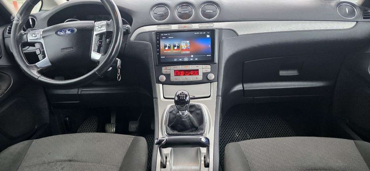 Ford Galaxy 2009 — photo 13