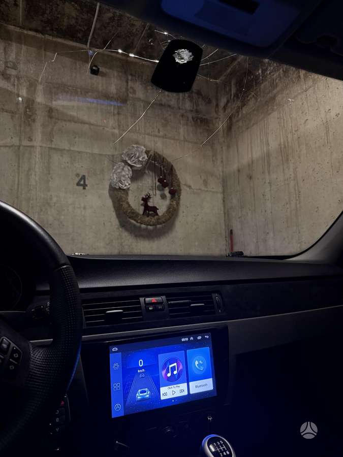BMW 320 2009 — photo 11