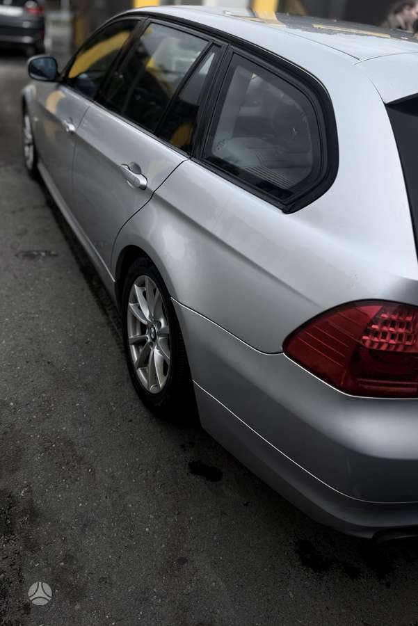 BMW 320 2009 — engine 1995 cm³, 177 HP (130kW)