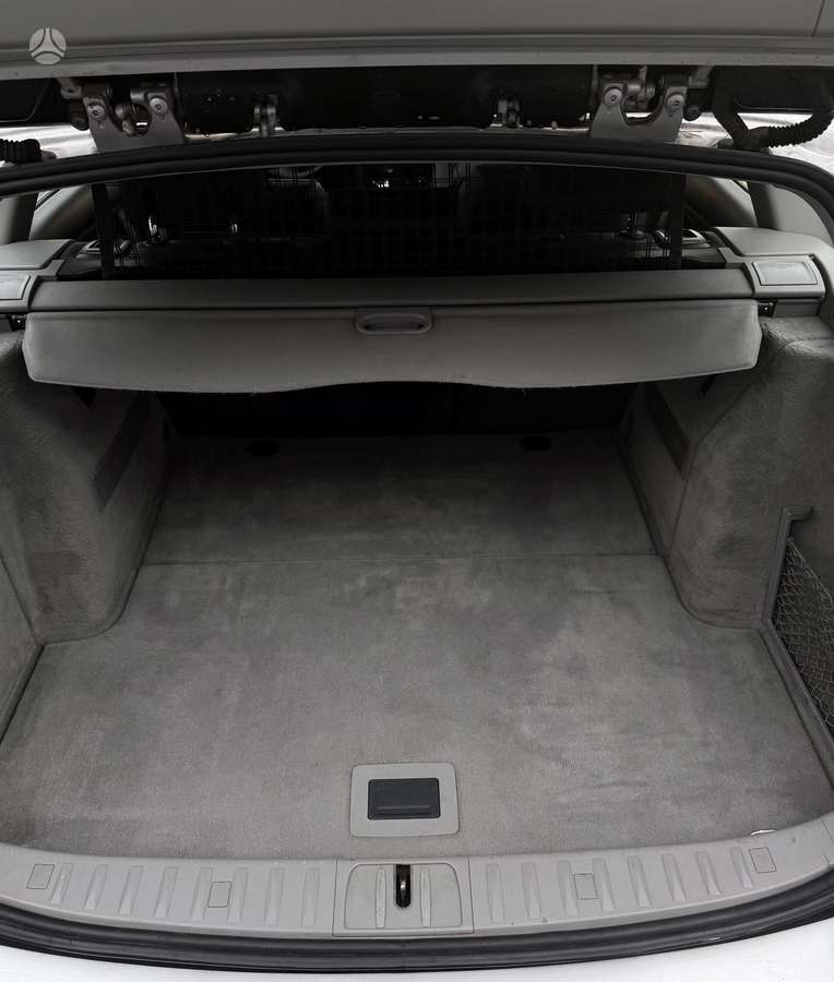 BMW 320 2009 — photo 8