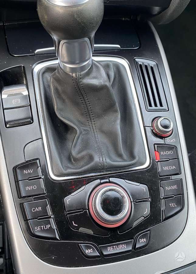 Audi A4 2013 — photo 11
