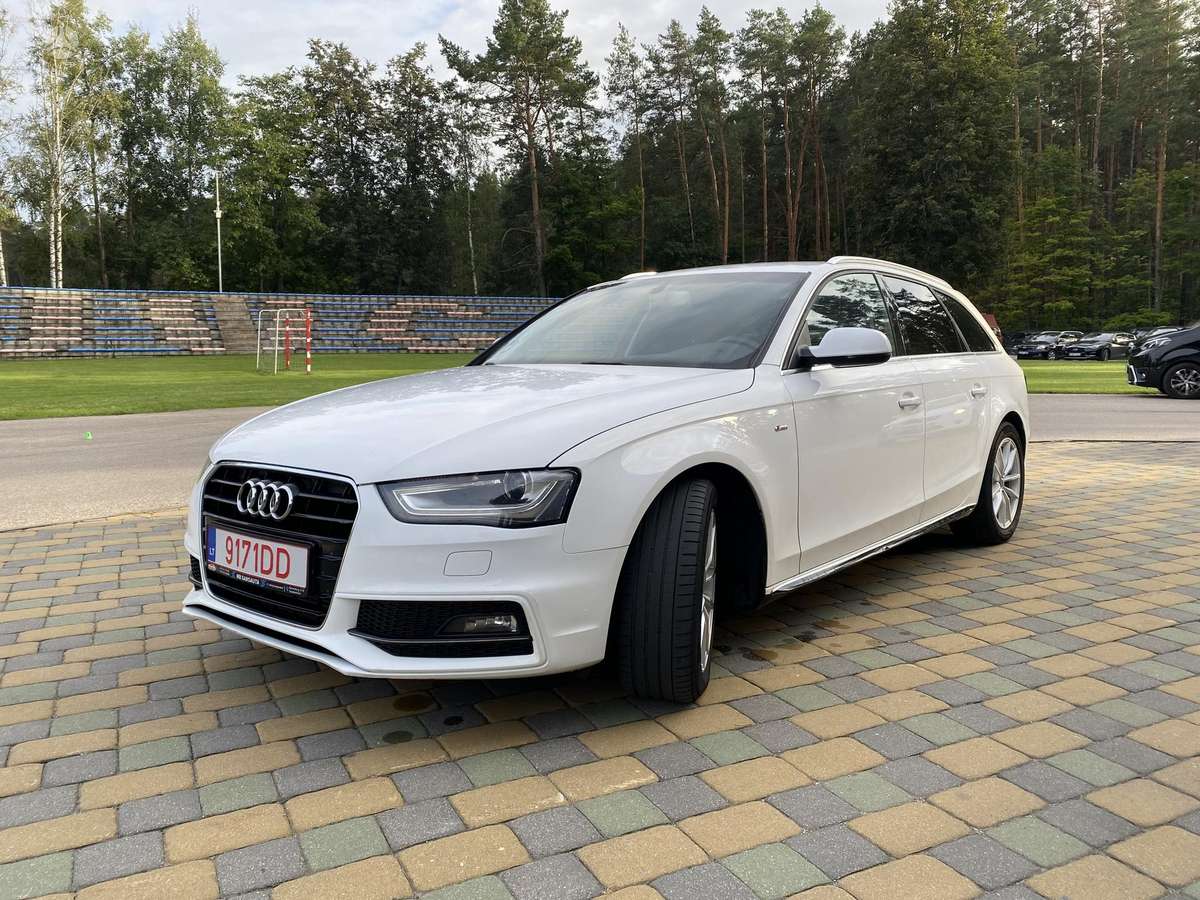 Audi A4 2013 — interior