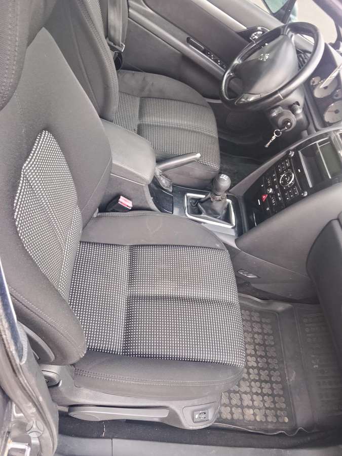 Peugeot 407 2010 — photo 11