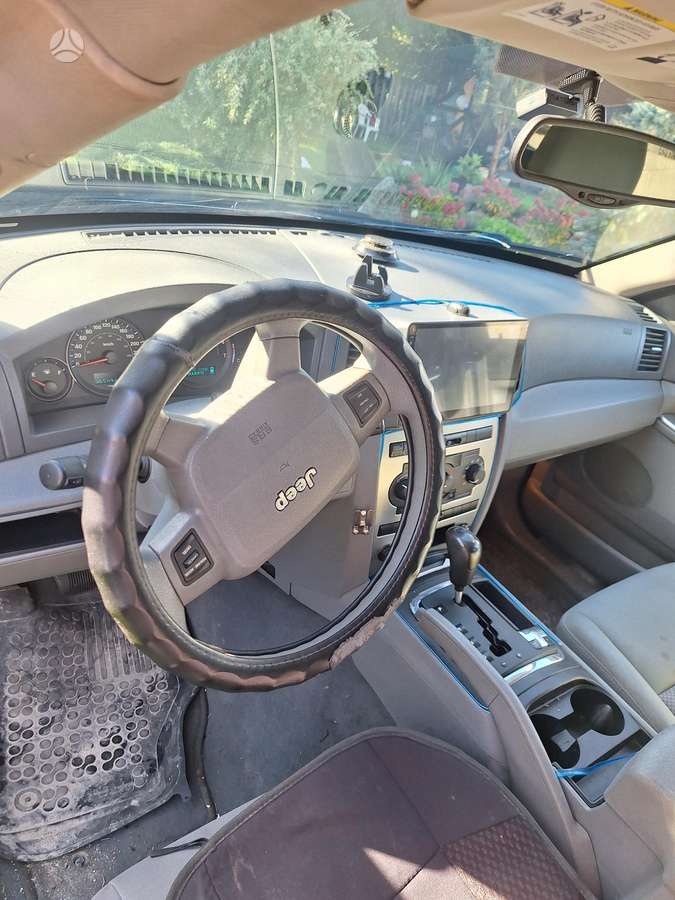 Jeep Grand 2006 — салон