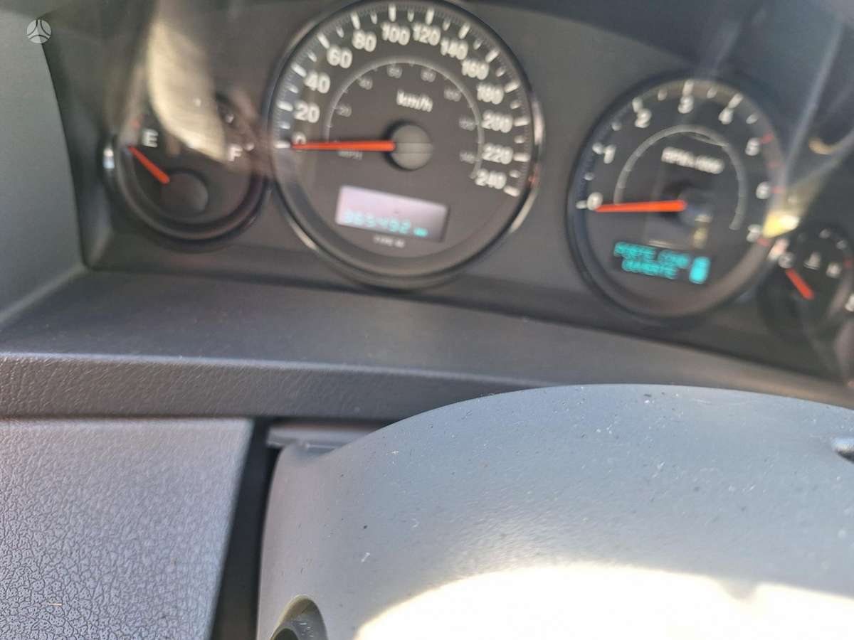 Jeep Grand 2006 — двигун 2987 cm³, 211 HP (155kW)