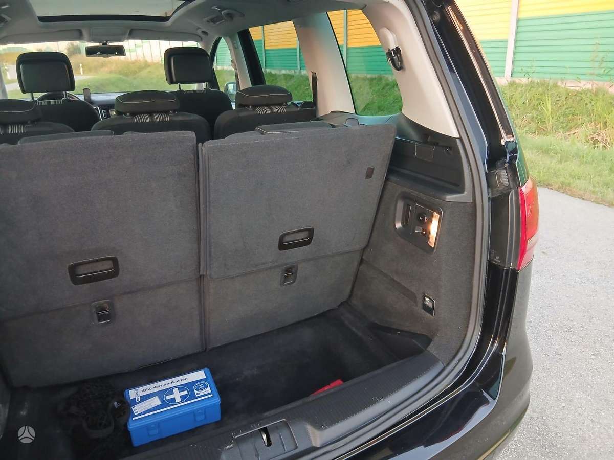 Volkswagen Sharan 2012 — photo 12