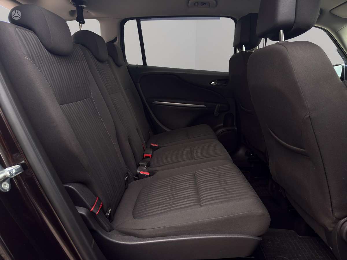 Opel Zafira 2012 — photo 9