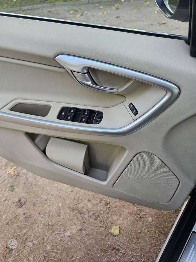 Volvo XC60 2009 — photo 14