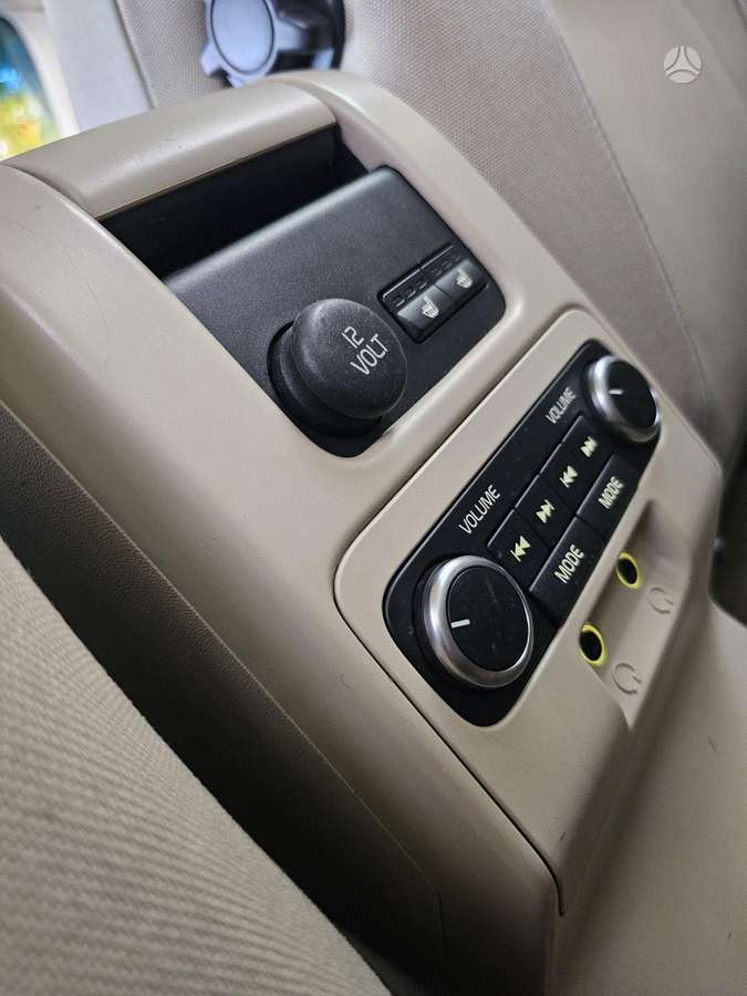 Volvo XC60 2009 — photo 15