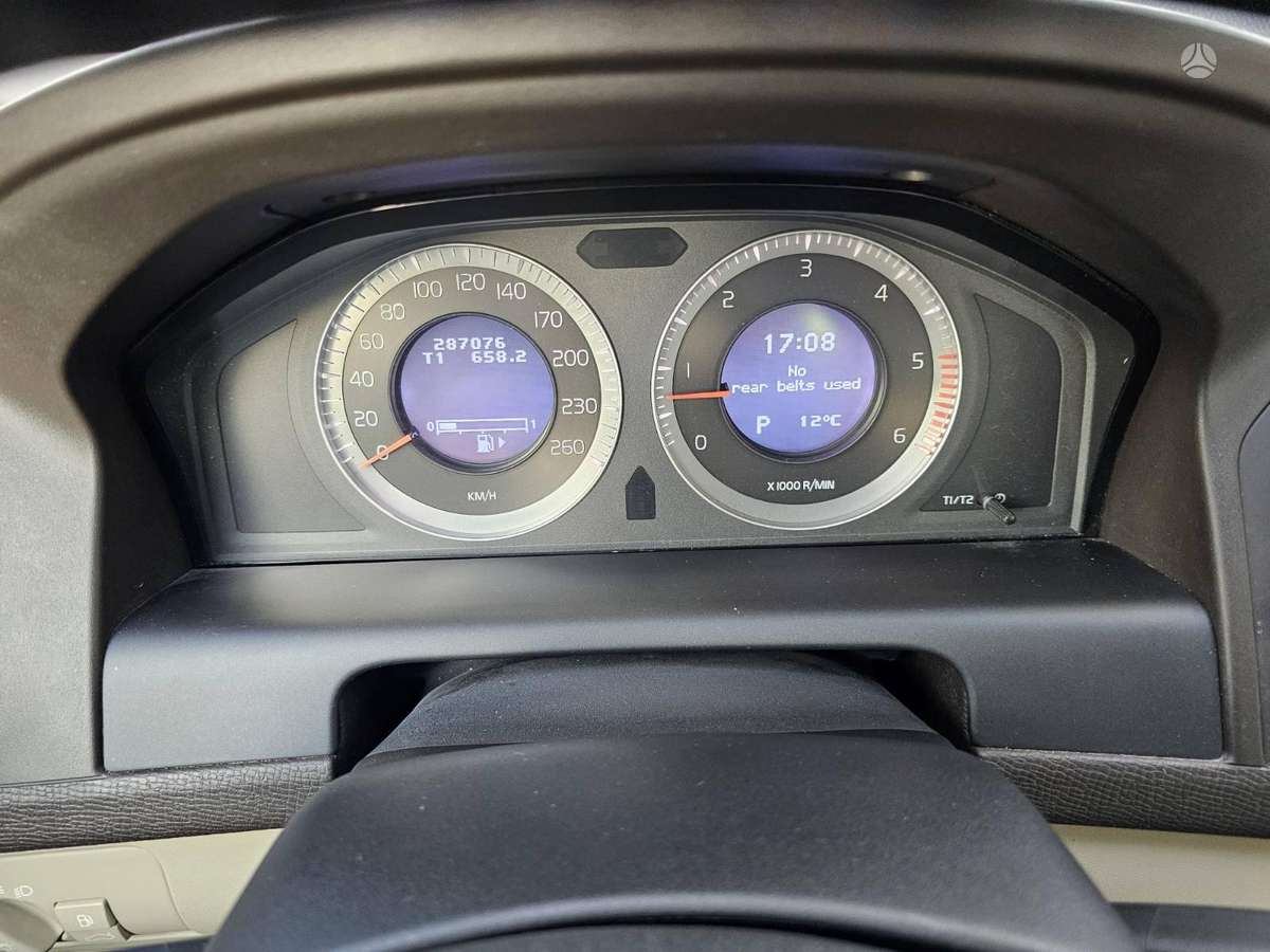 Volvo XC60 2009 — photo 17