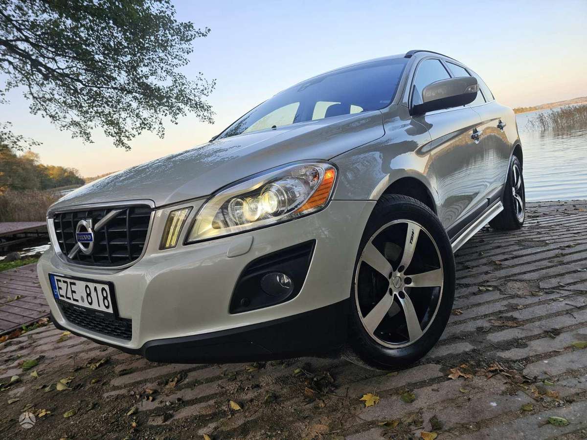 Volvo XC60 2009 — rear view