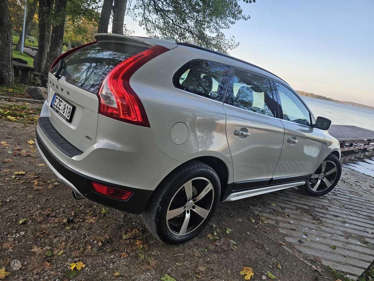 Volvo XC60 2009 — interior