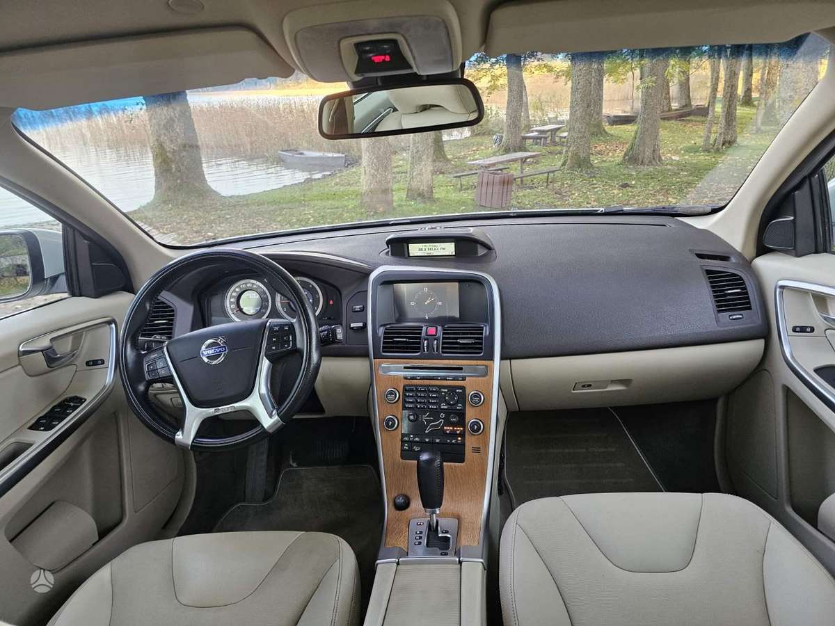 Volvo XC60 2009 — photo 8