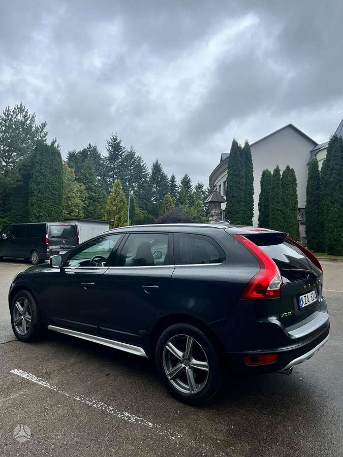 Volvo XC60 2009 — двигун 2400 cm³, 205 HP (151kW)