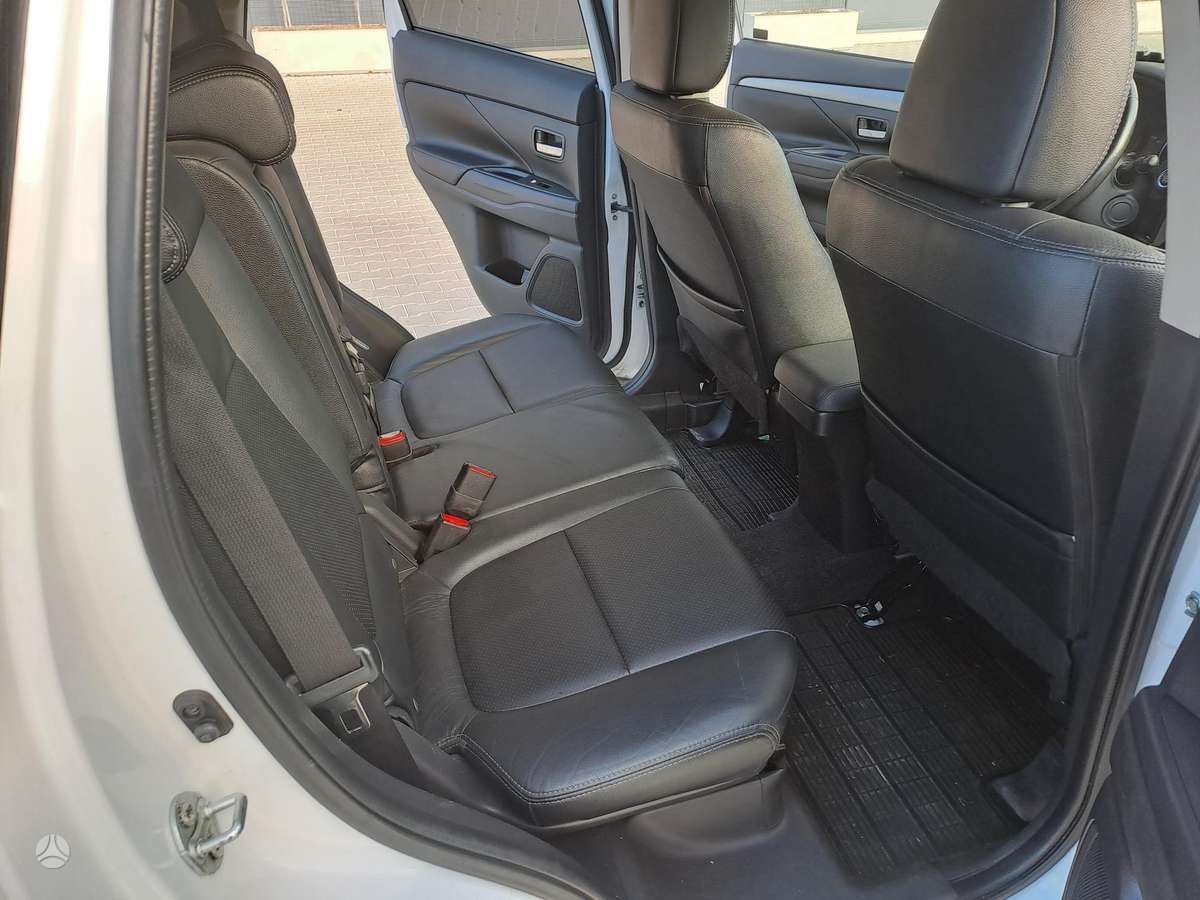 Mitsubishi Outlander 2013 — фото 12