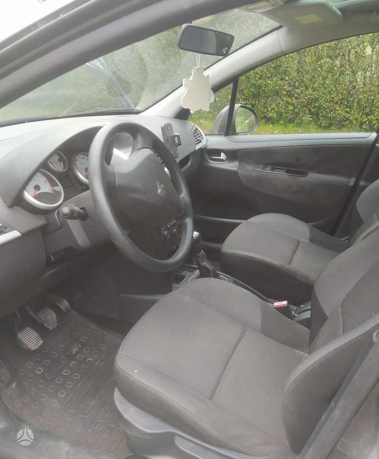 Peugeot 207 2010 — photo 5